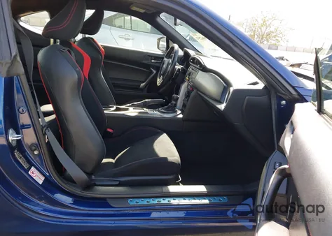 2013 Scion Fr-S z USA, uszkodzony, nr VIN JF1ZNAA11D2724964